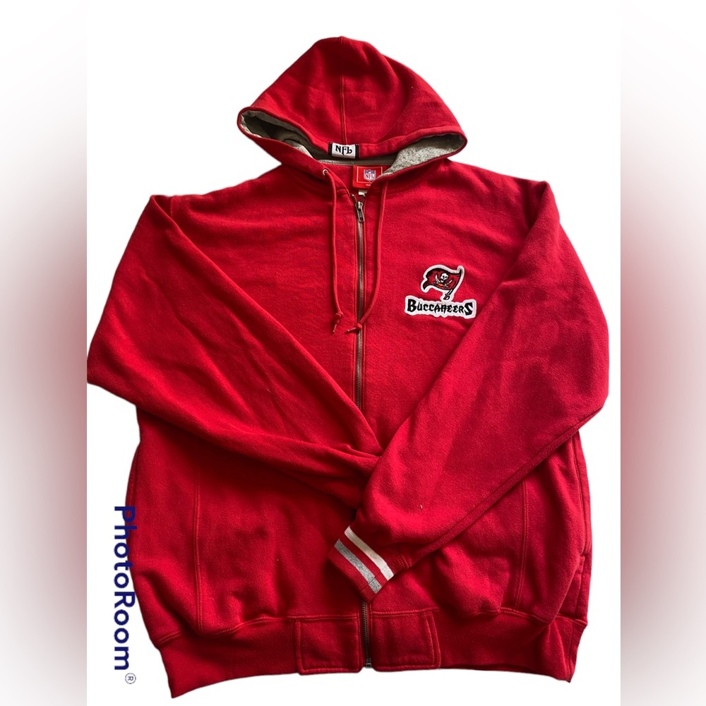 Mens size medium nfl jacket red Buffalo buccaneers vintage